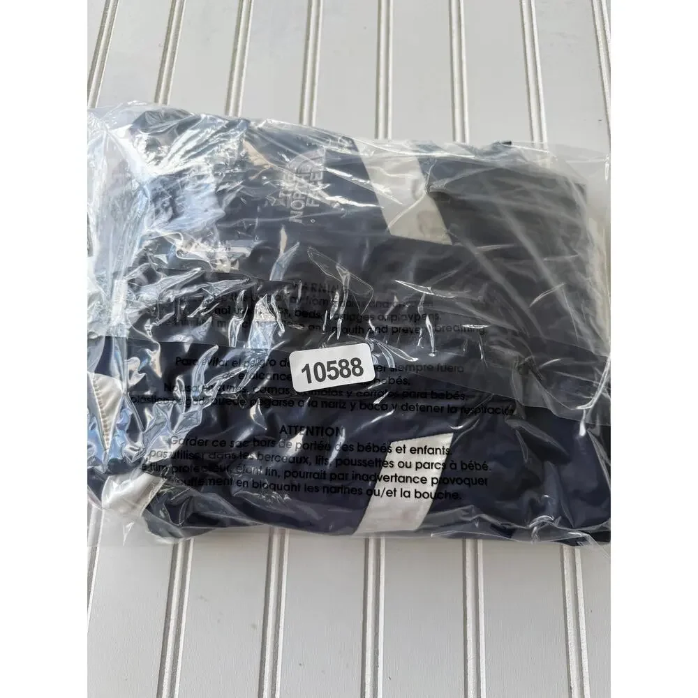 The North Face Boys HyVent Hooded windbraker Jacket Navy White Size XS 6